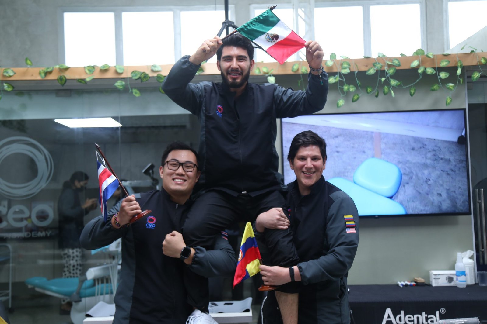 Estudiantes en entrenamiento CEO US University